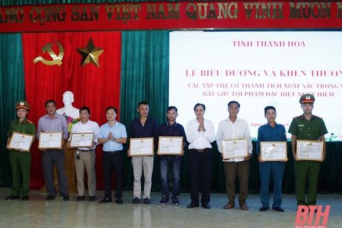 Tuyên dương và khen thưởng tập thể, cá nhân có thành tích xuất sắc trong bắt giữ tội phạm đặc biệt nguy hiểm