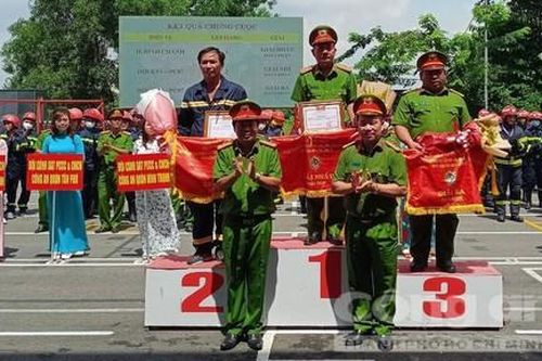 Sôi nổi, hào hứng, thiết thực hội thi thể thao nghiệp vụ cứu nạn cứu hộ