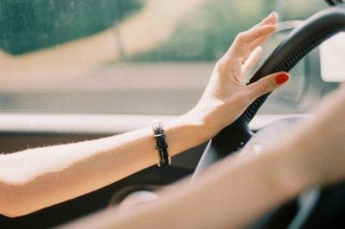 Bạn gái tìm được việc mới, lương thưởng tốt đến mức đáng ngạc nhiên, biết được sự thật đằng sau lại càng sốc