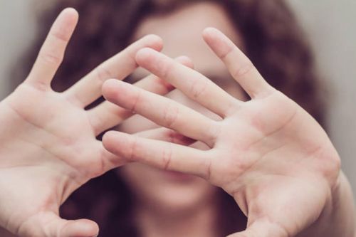 'Anh tìm vợ người ta mà lấy!' - nỗi bức xúc của vợ suốt ngày bị chồng chê
