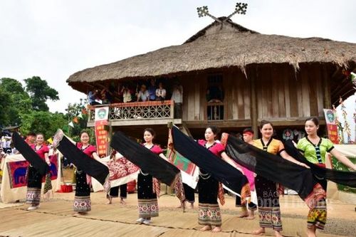 Vinh danh 'Nghệ thuật Xòe Thái'