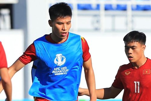 Thanh Bình suýt bị đuổi ở trận hòa U23 Hàn Quốc