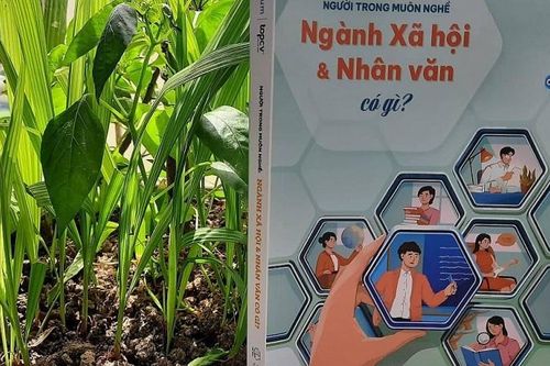 Ra mắt sách hướng nghiệp 'Người trong muôn nghề: Ngành xã hội và nhân văn có gì?'