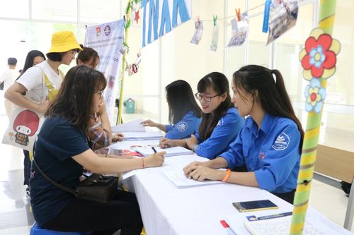 Học phí đại học tăng dần: Có đáng lo?