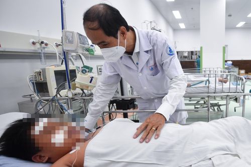 BS Trương Hữu Khanh tư vấn trực tuyến về bệnh sốt xuất huyết