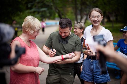 Ông Zelensky xuất hiện ở 'chảo lửa' Donbas