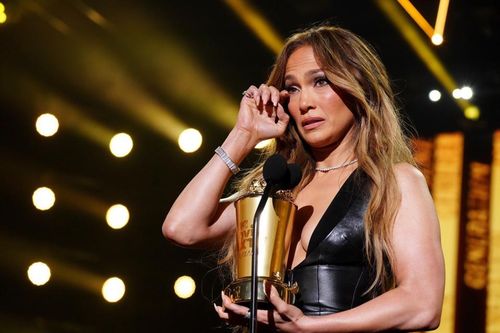 Lễ trao giải MTV Movie & TV Awards 2022: Jennifer Lopez phát biểu 'gây sốc'