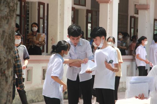 Hà Tĩnh: Đề thi 'dễ thở', thí sinh phấn khởi sau buổi thi đầu vào lớp 10