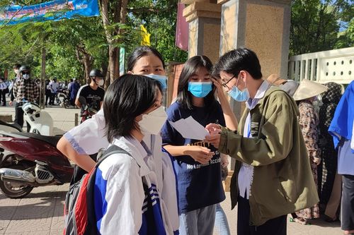 Quảng Trị: 'Giữ gìn sự trong sáng của tiếng nói dân tộc' và 'Những ngôi sao xa xôi' vào đề thi Ngữ văn lớp 10