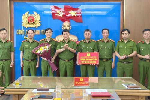 Khen thưởng lực lượng khám phá thành công vụ thi thể trôi trên sông Mã