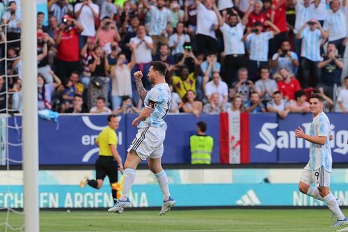 Messi ghi 5 bàn, Argentina thắng hoành tráng