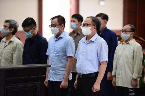Hôm nay, ông Tất Thành Cang và thuộc cấp tiếp tục hầu tòa