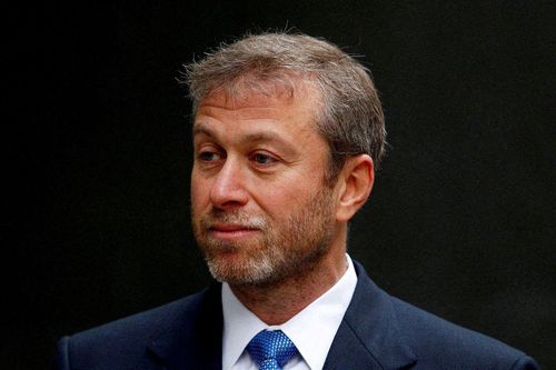 Mỹ ra lệnh tịch thu hai máy bay của tỷ phú Roman Abramovich