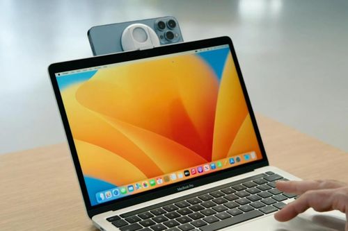 iPhone thành webcam cho MacBook