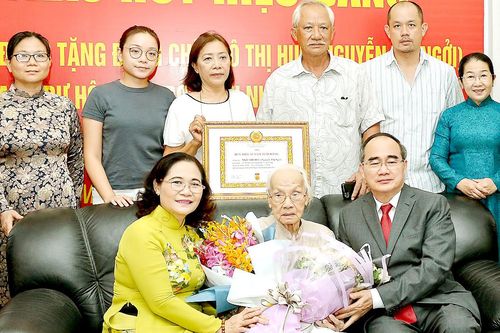 Dì Bảy Huệ - biểu tượng một thế hệ dấn thân