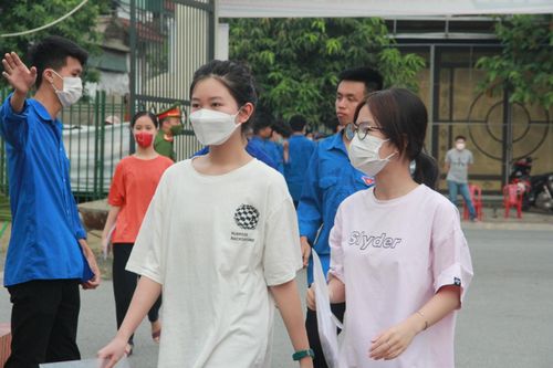 Hà Tĩnh: Hơn 900 học sinh đua 'giành vé' vào Trường THPT Chuyên