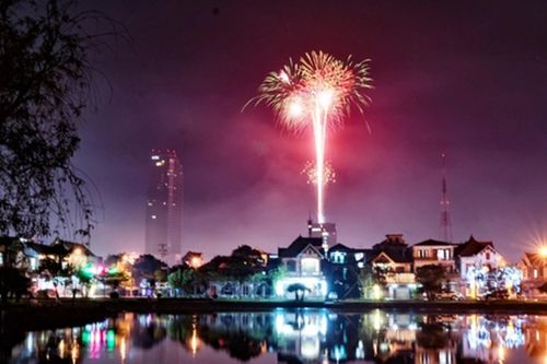 Đề xuất bắn pháo hoa kỷ niệm 65 năm ngày Bác Hồ về thăm Hà Tĩnh