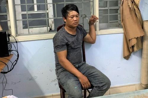 Mâu thuẫn trong lúc ăn nhậu, cầm kéo đâm chết bạn