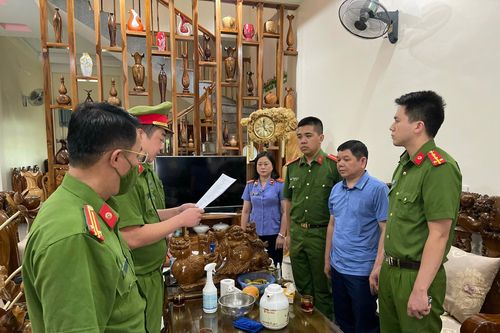 Bắt thêm một trưởng khoa dược nhận tiền 'hoa hồng' của Việt Á