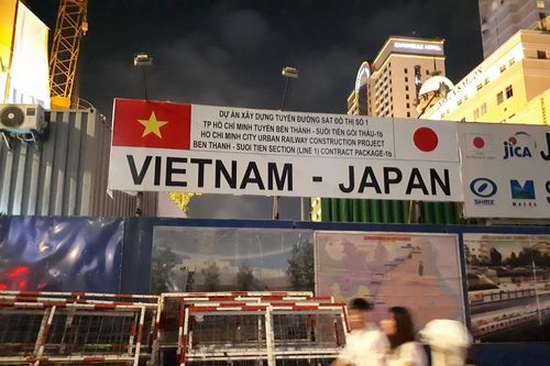 Bốn tuyến đường sắt đô thị chậm trễ: Bộ nói trách nhiệm của Hà Nội, TP.HCM