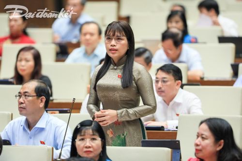 Giá sách giáo khoa: Bộ Tài chính hay Bộ Giáo dục và đào tạo quy định?