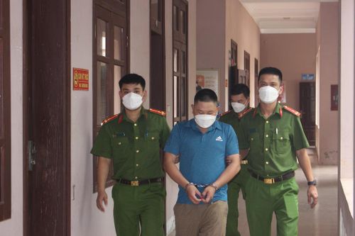 Nghệ An: Bắt cán bộ lợi dụng Chương trình 135 thu tiền của người dân