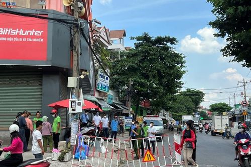 Bảo vệ tòa nhà chết bất thường khi đang ngồi trên ghế nghỉ trưa