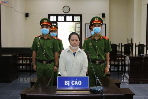 Tử hình 'nữ quái' vận chuyển 72 bánh heroin
