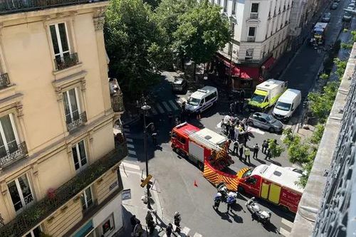 Cô gái bị cảnh sát bắn chết trong ôtô ở Paris