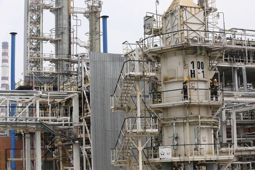 Giá dầu Nga xuất khẩu sang EU tăng vọt