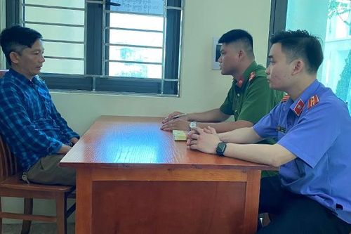 Phê chuẩn khởi tố đối tượng dùng dao đe dọa, ép cán bộ Sở Tài nguyên và Môi trường quỳ gối