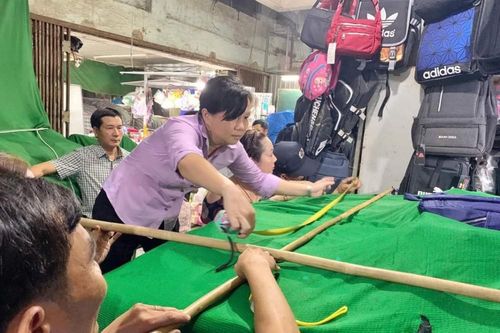 700 tiểu thương chợ Đông Ba trả lại phần lấn chiếm