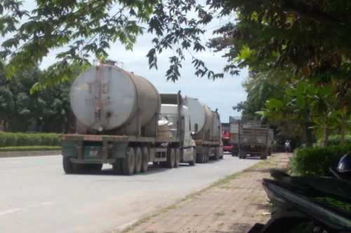 Nguy cơ mất an toàn giao thông trên quốc lộ 1A đoạn qua thị xã Bỉm Sơn.
