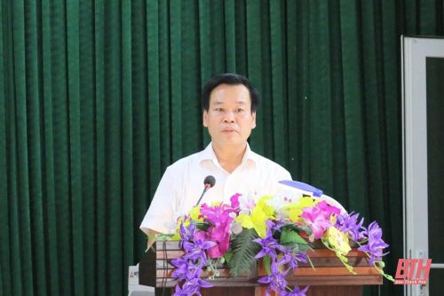Phó Chủ tịch Thường trực HĐND tỉnh Lê Tiến Lam và các đại biểu HĐND tỉnh tiếp xúc cử tri huyện Hoằng Hóa