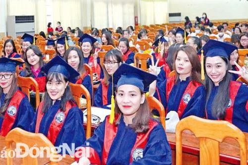 Thu hút sinh viên ngành Sư phạm: Cần chính sách đồng bộ và lâu dài