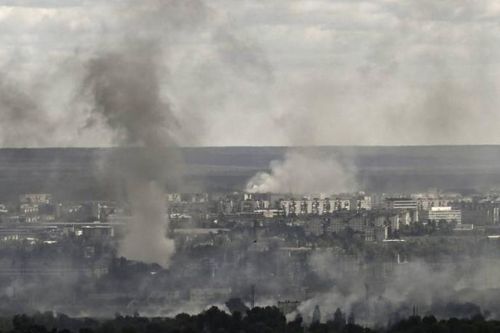 Ukraine bị đánh bật khỏi trung tâm, Nga kiểm soát phần lớn Severodonetsk