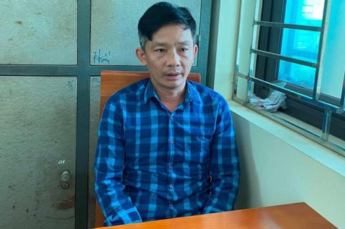 Khởi tố kẻ dùng dao đe dọa, bắt 2 cán bộ ở Yên Bái quỳ trước nhà dân
