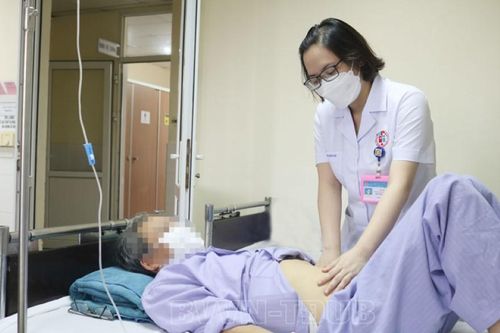 Chỉ số men gan tăng gấp 50 lần, suýt mất mạng do tự chữa bệnh bằng thuốc nam