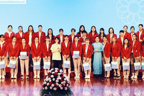 Hội LHPN Việt Nam tôn vinh các nữ vận động viên đạt Huy chương Vàng tại SEA Games 31