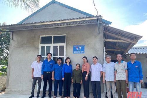 Khánh thành và bàn giao 'Ngôi nhà tình nghĩa' cho người già neo đơn, hoàn cảnh đặc biệt khó khăn