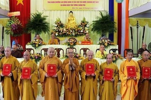 Bến Tre: Trao quyết định chuẩn y nhân sự Ban Trị sự GHPGVN tỉnh nhiệm kỳ 2022-2027