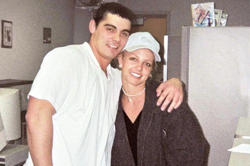 Chồng cũ bị cấm tới gần Britney Spears sau vụ phá lễ cưới