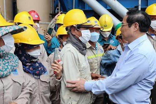 Thủ tướng Chính phủ đối thoại với công nhân