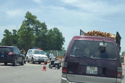 Truy tìm tài xế lái ô tô gây tai nạn chết người rồi bỏ trốn