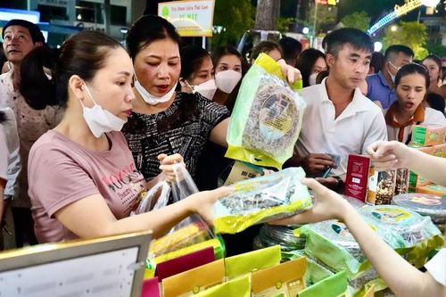 Khai mạc ' Tuần lễ sản phẩm Hà Nội - Nghệ An năm 2022'