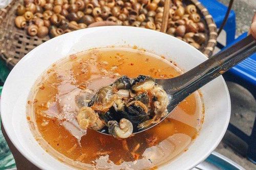 Hè nắng nóng, ghé ngay gánh bún ốc nguội 30 năm tuổi ở Hà Nội