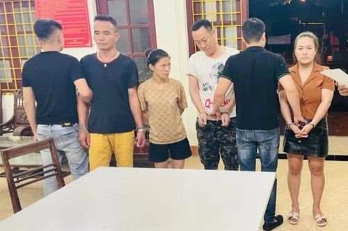 Sử dụng ma túy cùng khách ngoại quốc