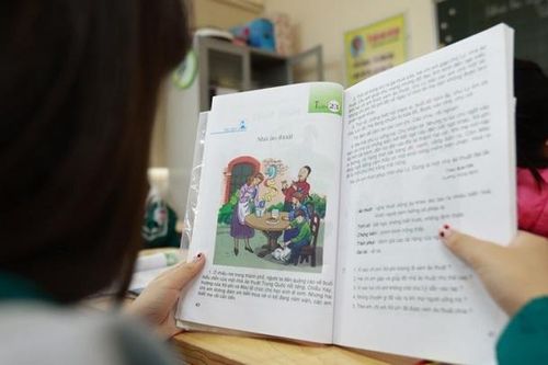 Bộ GD&ĐT ban hành Chỉ thị về sử dụng sách giáo khoa, sách tham khảo