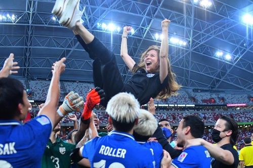 Thái Lan mơ mộng dự World Cup với lứa U23, Madam Pang thưởng to cho 'voi chiến'