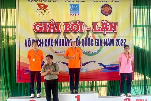 Giải Bơi vô địch các nhóm tuổi năm 2022: Phạm Thị Vân khởi đầu ấn tượng với 5 huy chương vàng